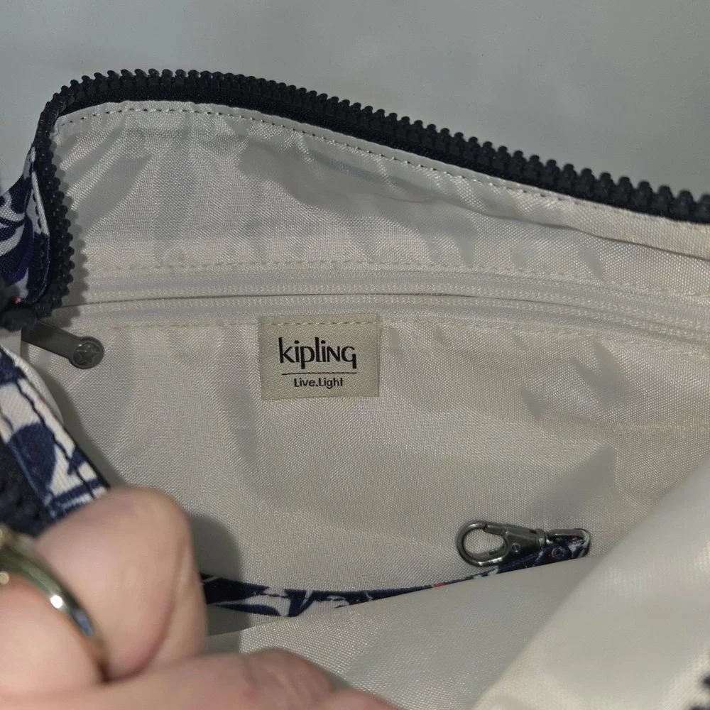 Kipling versatile crossbody